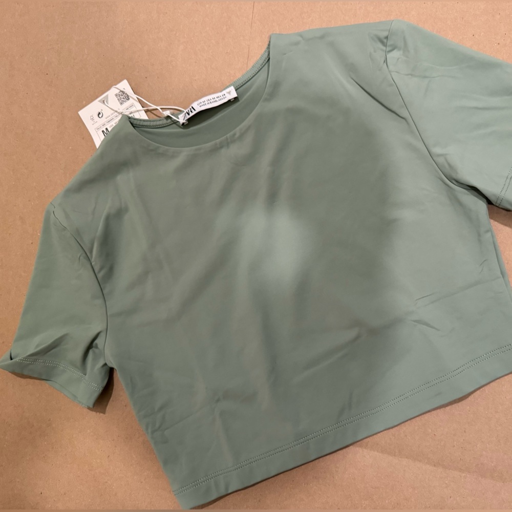 ZARA green basic top 🌿🌱